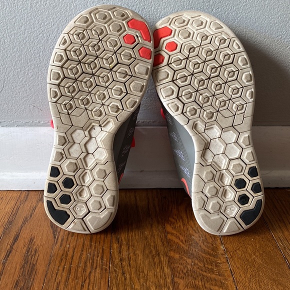 Nike Free 5.0 Women Running Shoe - Picture 8 of 8